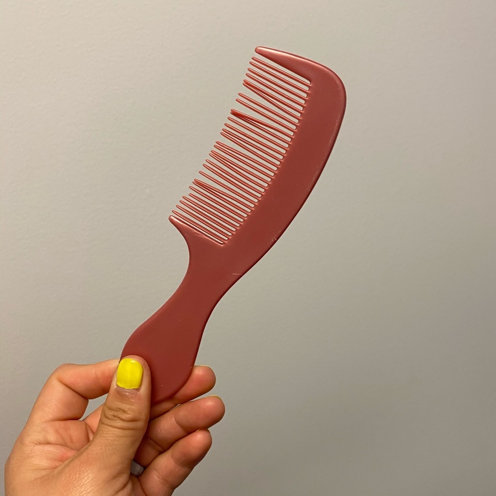 Cute Comb - Picture 2 of 2